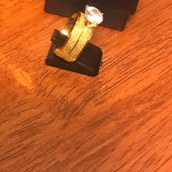 WOMEN’S ROUND AAA+CUBIC ZIRCONIA 3x GOLD PLATED WEDDING ENGAGEMENT RING SIZE 6.5 - Picture 7 of 8